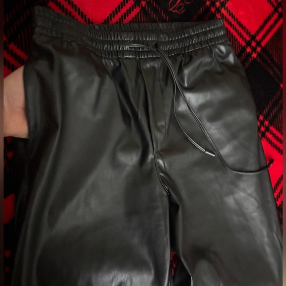 Zara Black Faux Leather Wide-Leg Pants - Picture 5 of 10